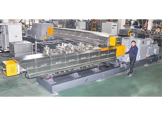 Vis jumelle réactive de série de TSR composant le travail stable de rendement élevé d'extrudeuse
